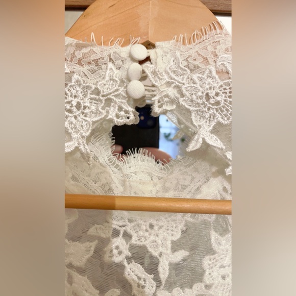 WEDDING DRESS - Picture 8 of 13